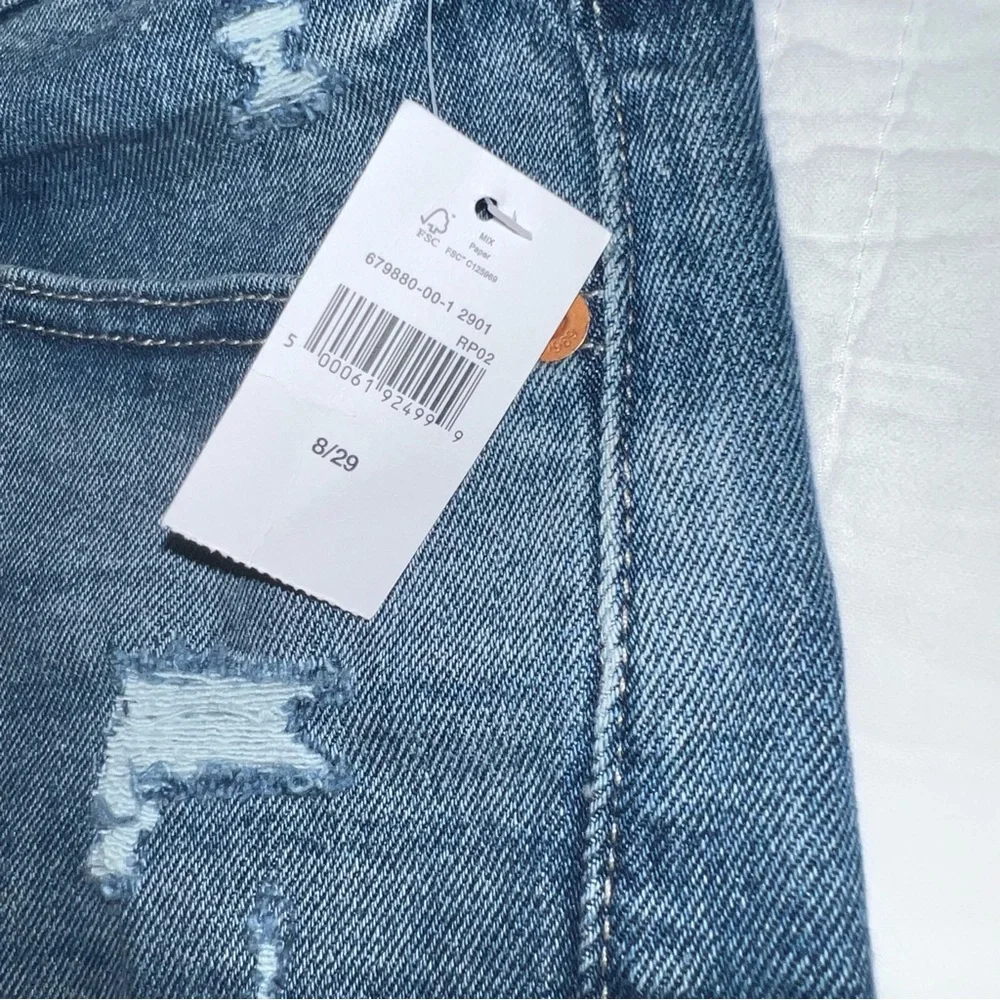 GAP Denim 5” Short Medium Indigo Wash NWT Sz 8/29 - Picture 10 of 11